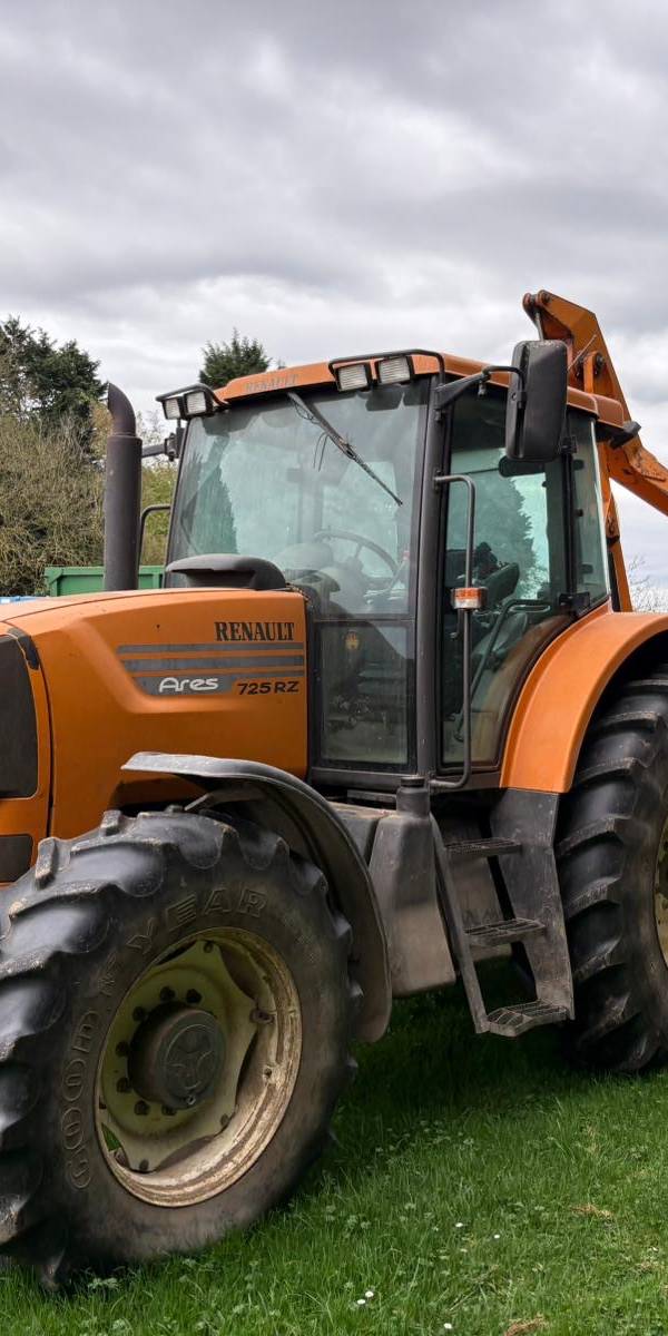 Renault Ares 725 RZ