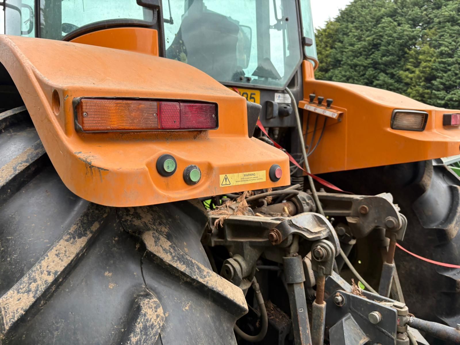 Renault Ares 725 RZ photo 8